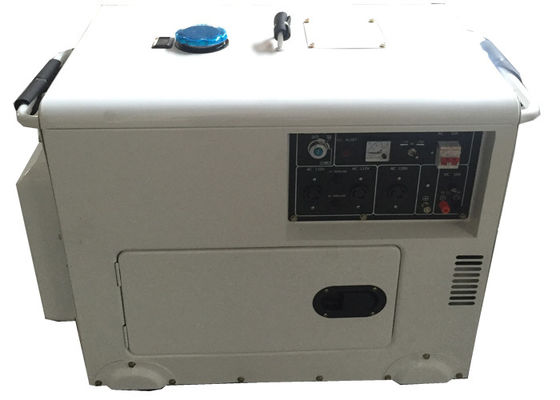 Máy phát điện di động nhỏ với công suất 10KVA, công suất đầu ra 5Kw và độ ồn 50-65 DB dùng cho công nghiệp và ngoài trời